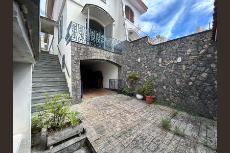 Casa para alugar com 100m², 3 quartos e 5 vagas Casa para alugar com 100m², 3 quartos e 5 vagasGaragem descoberta