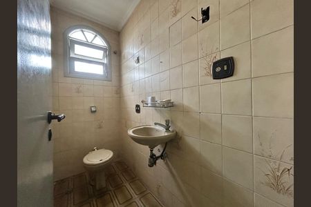 Casa para alugar com 100m², 3 quartos e 5 vagas Casa para alugar com 100m², 3 quartos e 5 vagasLavabo