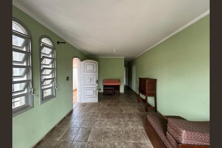 Casa para alugar com 100m², 3 quartos e 5 vagas Casa para alugar com 100m², 3 quartos e 5 vagasSala