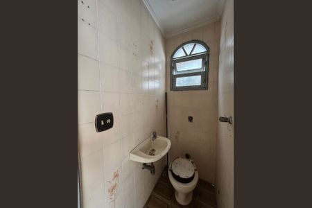 Casa para alugar com 100m², 3 quartos e 5 vagas Casa para alugar com 100m², 3 quartos e 5 vagasBanheiro de serviço 1