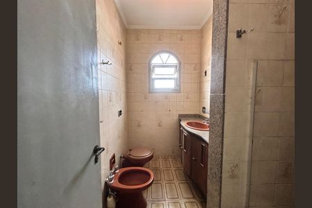 Casa para alugar com 100m², 3 quartos e 5 vagas Casa para alugar com 100m², 3 quartos e 5 vagasBanheiro da Suíte 1