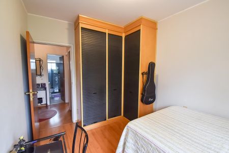 Apartamento à venda com 154m², 4 quartos e 3 vagasQuarto 2