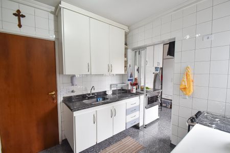 Apartamento à venda com 154m², 4 quartos e 3 vagasCozinha
