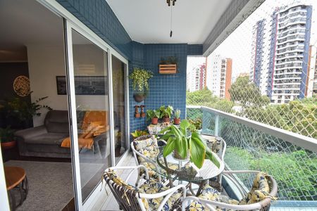 Apartamento à venda com 154m², 4 quartos e 3 vagasVaranda da sala