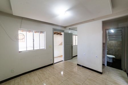 Sala de casa à venda com 2 quartos, 100m² em São Cristóvão, Belo Horizonte