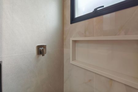 Casa de condomínio à venda com 210m², 3 quartos e 4 vagas Casa de condomínio à venda com 210m², 3 quartos e 4 vagasBanheiro Suíte 2