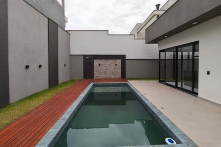 Casa de condomínio à venda com 210m², 3 quartos e 4 vagas Casa de condomínio à venda com 210m², 3 quartos e 4 vagasQuintal - Piscina