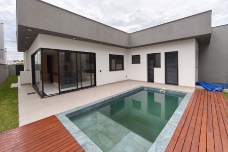 Casa de condomínio à venda com 210m², 3 quartos e 4 vagas Casa de condomínio à venda com 210m², 3 quartos e 4 vagasQuintal - Piscina