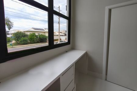 Casa de condomínio à venda com 210m², 3 quartos e 4 vagas Casa de condomínio à venda com 210m², 3 quartos e 4 vagasEscritório