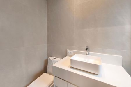 Casa de condomínio à venda com 210m², 3 quartos e 4 vagas Casa de condomínio à venda com 210m², 3 quartos e 4 vagasBanheiro Suíte 2