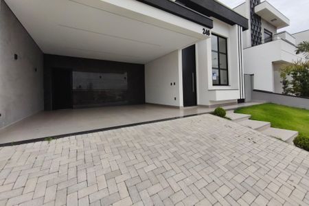 Casa de condomínio à venda com 210m², 3 quartos e 4 vagas Casa de condomínio à venda com 210m², 3 quartos e 4 vagasGaragem