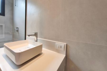 Casa de condomínio à venda com 210m², 3 quartos e 4 vagas Casa de condomínio à venda com 210m², 3 quartos e 4 vagasBanheiro Suíte