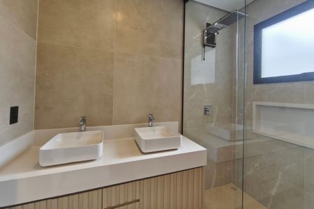 Casa de condomínio à venda com 210m², 3 quartos e 4 vagas Casa de condomínio à venda com 210m², 3 quartos e 4 vagasBanheiro Suíte 3