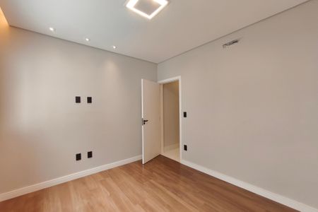 Casa de condomínio à venda com 210m², 3 quartos e 4 vagas Casa de condomínio à venda com 210m², 3 quartos e 4 vagasSuíte 3