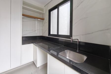 Casa de condomínio à venda com 210m², 3 quartos e 4 vagas Casa de condomínio à venda com 210m², 3 quartos e 4 vagasÁrea de Serviço