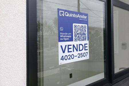 Casa de condomínio à venda com 210m², 3 quartos e 4 vagas Casa de condomínio à venda com 210m², 3 quartos e 4 vagasPlaquinha