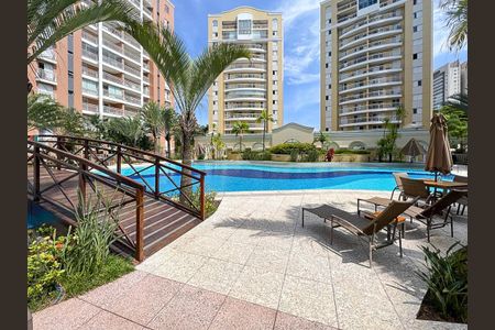 Apartamento à venda com 222m², 3 quartos e 3 vagasÁrea comum - Piscina