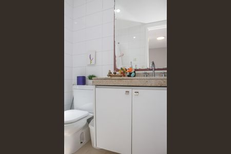 Apartamento à venda com 222m², 3 quartos e 3 vagasBanheiro da Suíte 2