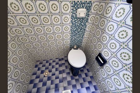 Casa para alugar com 120m², 2 quartos e 2 vagas Casa para alugar com 120m², 2 quartos e 2 vagasBanheiro Social