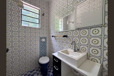 Casa para alugar com 120m², 2 quartos e 2 vagas Casa para alugar com 120m², 2 quartos e 2 vagasBanheiro Social