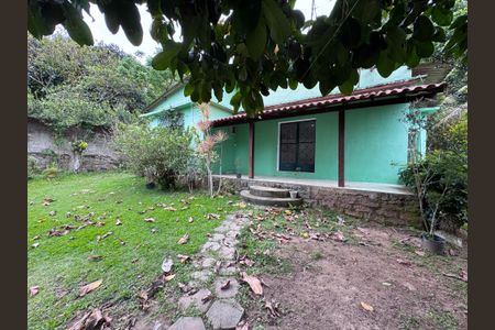 Casa para alugar com 120m², 2 quartos e 2 vagas Casa para alugar com 120m², 2 quartos e 2 vagasFachada