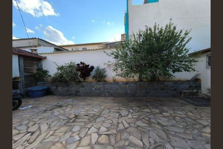 Casa à venda com 4 quartos, 360m² em Jardim Leblon, Belo Horizonte