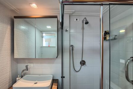 Apartamento à venda com 70m², 3 quartos e 1 vaga Apartamento à venda com 70m², 3 quartos e 1 vagaBanheiro Social