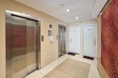Apartamento à venda com 70m², 3 quartos e 1 vaga Apartamento à venda com 70m², 3 quartos e 1 vagaÁrea comum - hall