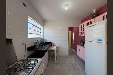 Casa à venda com 95m², 3 quartos e 2 vagas Casa à venda com 95m², 3 quartos e 2 vagasCozinha