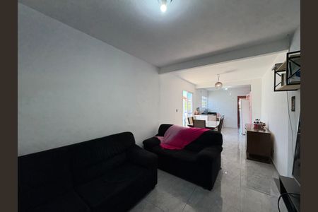 Casa à venda com 95m², 3 quartos e 2 vagas Casa à venda com 95m², 3 quartos e 2 vagasSala