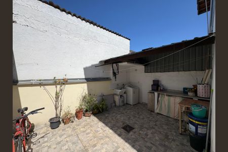 Casa à venda com 95m², 3 quartos e 2 vagas Casa à venda com 95m², 3 quartos e 2 vagasLavanderia
