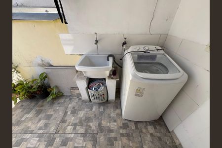 Casa à venda com 95m², 3 quartos e 2 vagas Casa à venda com 95m², 3 quartos e 2 vagasLavanderia