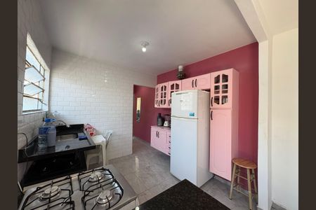 Casa à venda com 95m², 3 quartos e 2 vagas Casa à venda com 95m², 3 quartos e 2 vagasCozinha