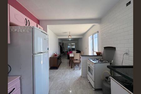 Casa à venda com 95m², 3 quartos e 2 vagas Casa à venda com 95m², 3 quartos e 2 vagasCozinha