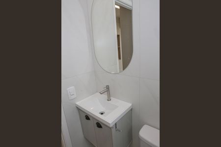 Apartamento para alugar com 37m², 2 quartos e sem vaga Apartamento para alugar com 37m², 2 quartos e sem vagaBanheiro Social