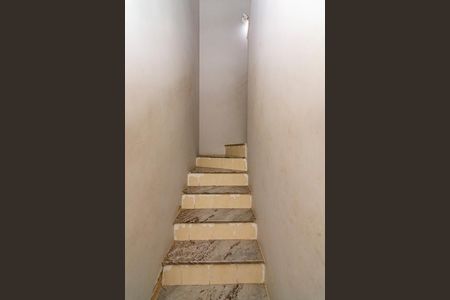 Apartamento para alugar com 216m², 4 quartos e 1 vagaEscada