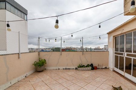 Apartamento para alugar com 216m², 4 quartos e 1 vagaVaranda