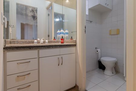 Apartamento para alugar com 80m², 2 quartos e 2 vagas Apartamento para alugar com 80m², 2 quartos e 2 vagasBanheiro da Suíte 1