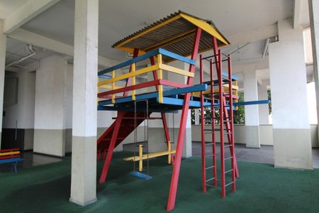 Apartamento à venda com 76m², 2 quartos e 1 vagaÁrea comum - Playground