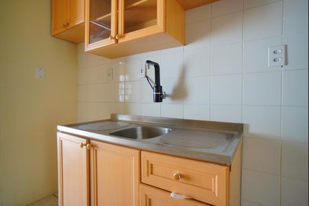 Cozinha de casa de condomínio à venda com 2 quartos, 80m² em Morro Santana, Porto Alegre
