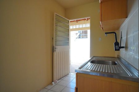 Cozinha de casa de condomínio à venda com 2 quartos, 80m² em Morro Santana, Porto Alegre