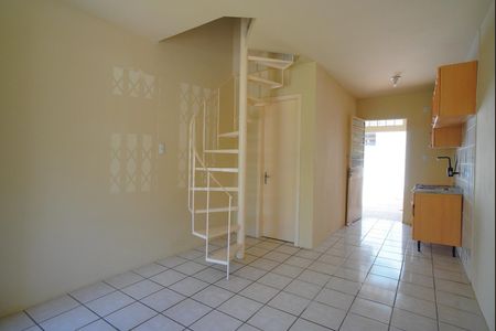 Sala de casa de condomínio à venda com 2 quartos, 80m² em Morro Santana, Porto Alegre