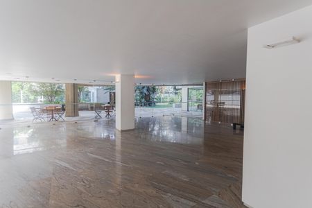 Apartamento à venda com 301m², 4 quartos e 3 vagasÁrea comum - Salão de festas