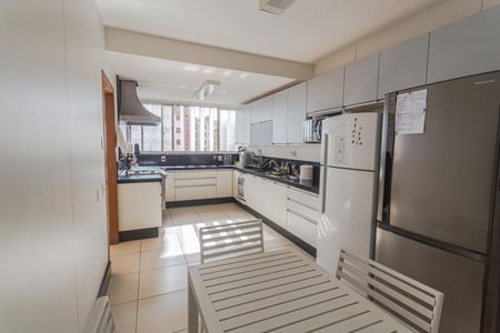 Apartamento à venda com 301m², 4 quartos e 3 vagasCozinha