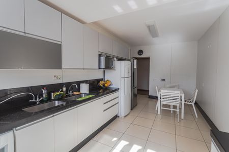 Apartamento à venda com 301m², 4 quartos e 3 vagasCozinha