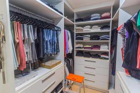 Apartamento à venda com 301m², 4 quartos e 3 vagasCloset da Suíte 1