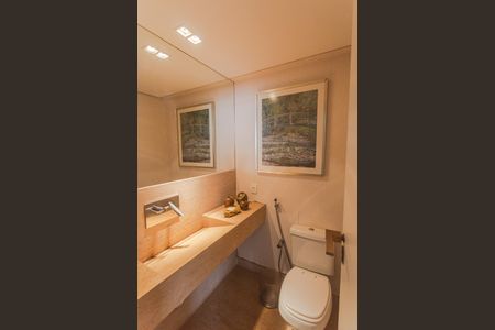 Apartamento à venda com 301m², 4 quartos e 3 vagasLavabo na Sala 2