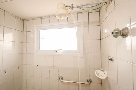 Apartamento para alugar com 60m², 2 quartos e sem vagaBanheiro