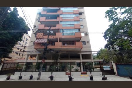Apartamento à venda com 90m², 3 quartos e 1 vaga Apartamento à venda com 90m², 3 quartos e 1 vagaFachada