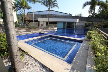 Apartamento para alugar com 35m², 1 quarto e 1 vagaPiscina